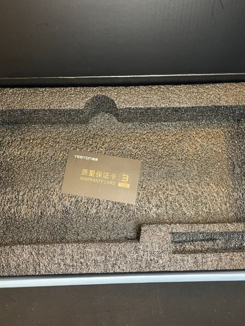 AMD Radeon RX 6750xt Limited Edition Box - Picture 8 of 9